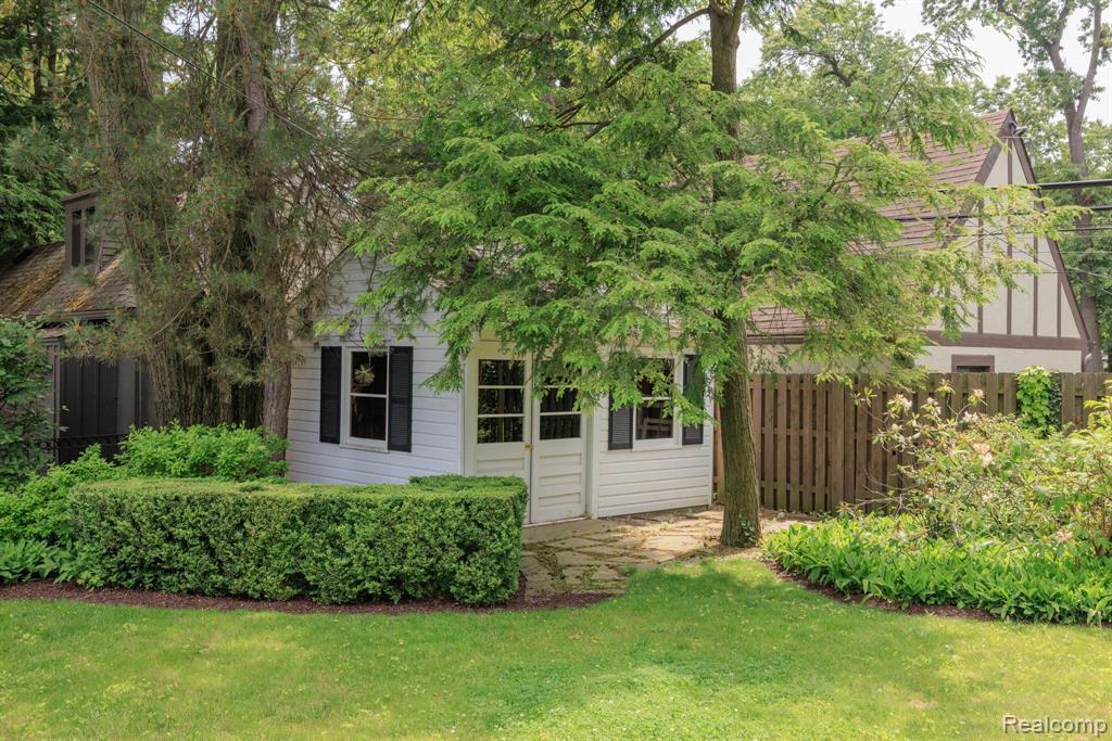 33 Oxford Boulevard, Pleasant Ridge, MI — Photo 80