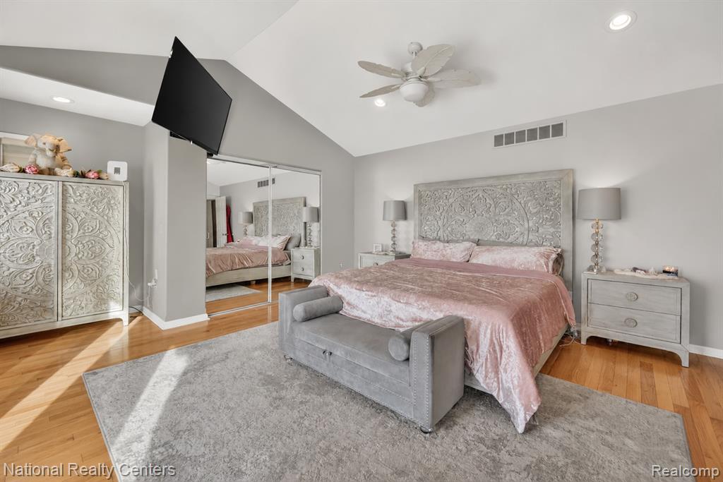 560 Black Oaks Trail, Howell, MI 48843 — Photo 18
