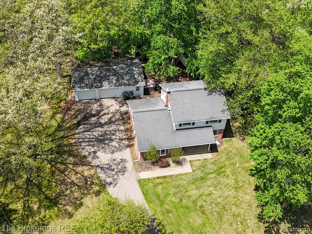293 Hickory Place Drive, Columbiaville, MI 48421 — Photo 7