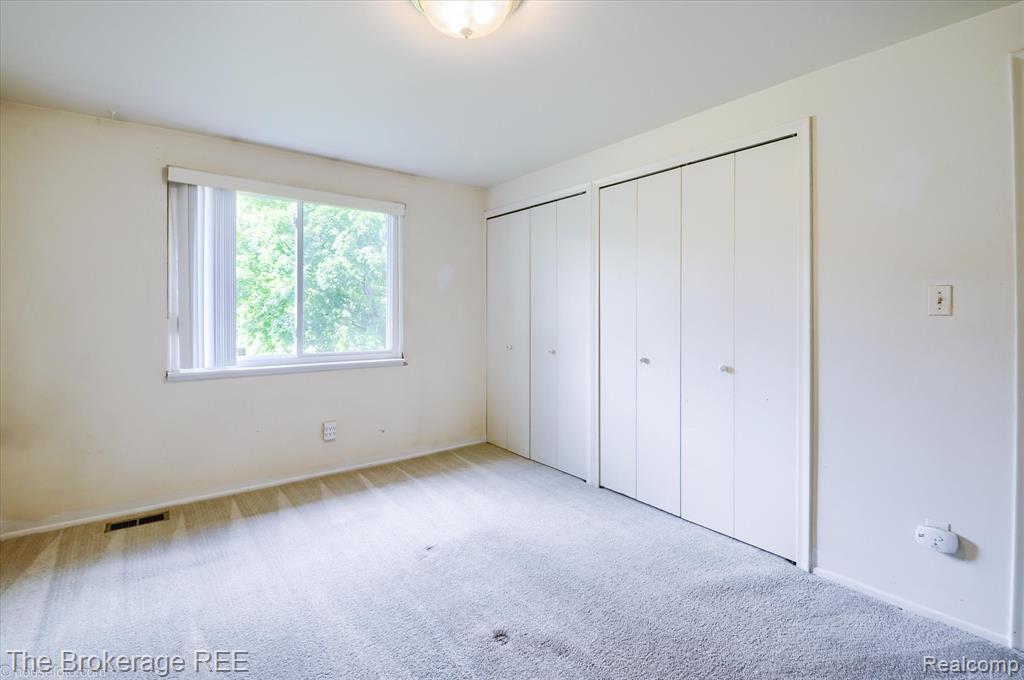 6228 Greenview Drive, Burton, MI 48509 — Photo 44