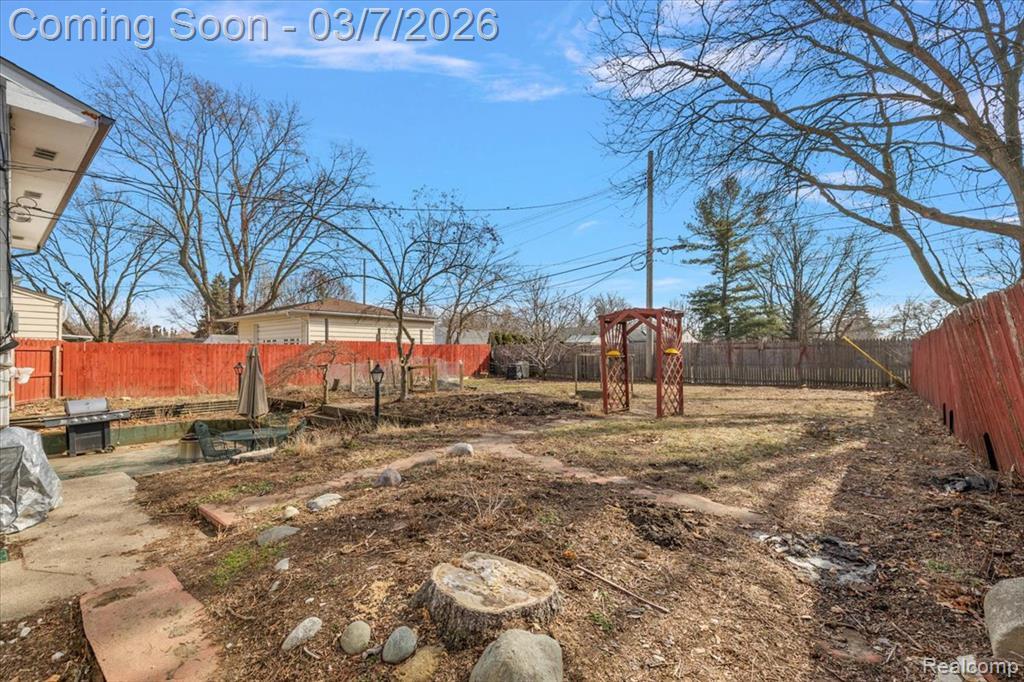 608 Amelia Avenue, Royal Oak, MI 48073 — Photo 37