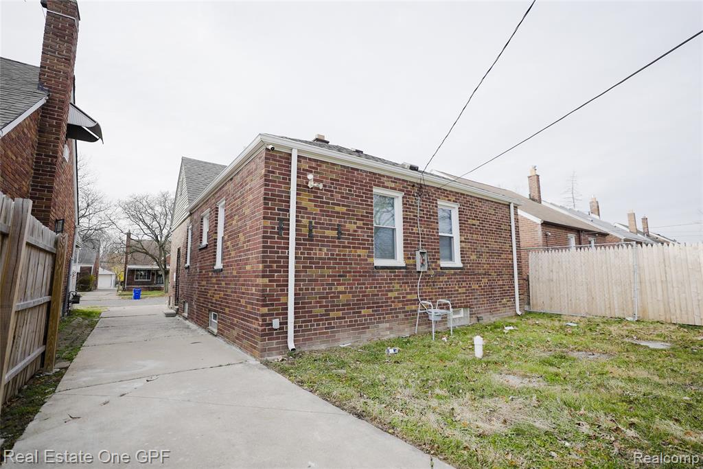 7702 Patton Street, Detroit, MI 48228 — Photo 8