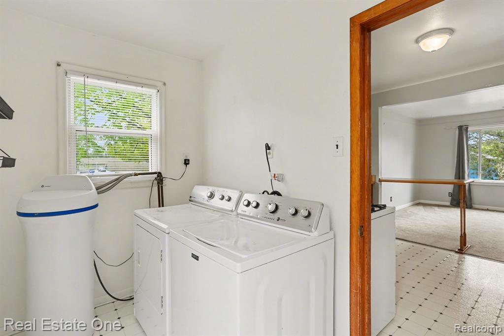 206 Steadfield Street, Commerce Twp, MI 48382 — Photo 15