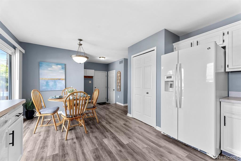 29247 Adams Drive, Gibraltar, MI — Photo 6