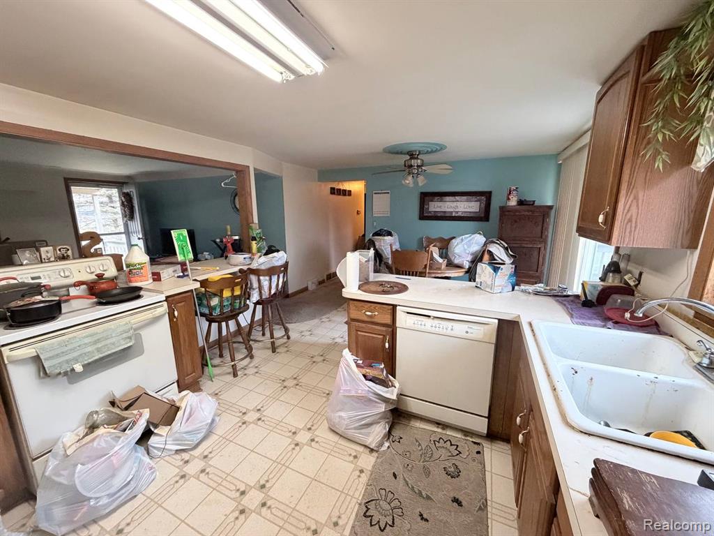 10157 Willowbrook Drive, Flushing, MI 48433 — Photo 6