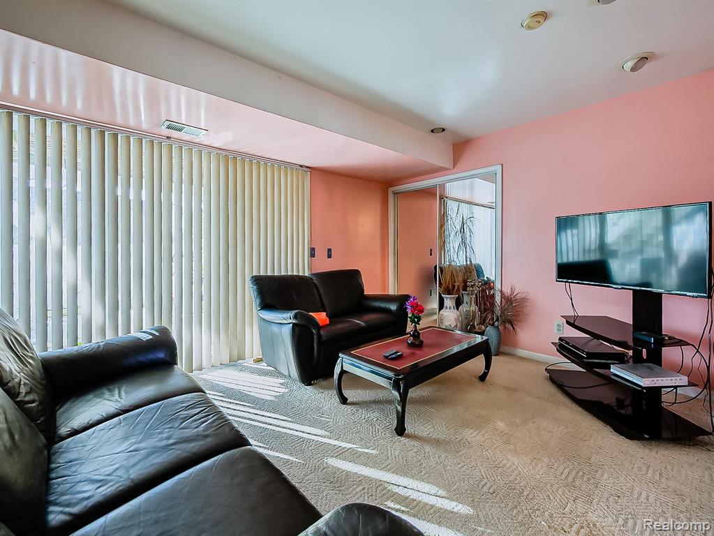 7594 Bay Tree Drive, Ypsilanti, MI 48197 — Photo 4