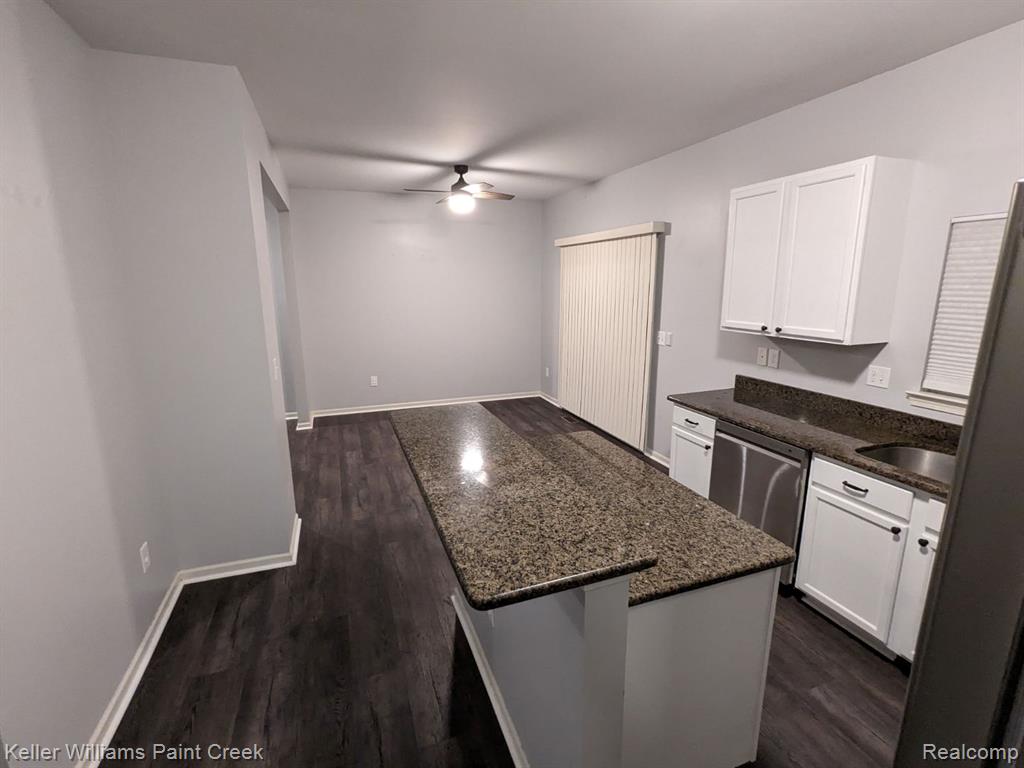403 NEWTON Court, Lake Orion, MI 48362 — Photo 7