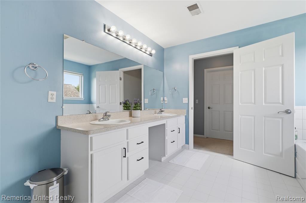 1842 Autumn Glen Drive, Howell, MI 48843 — Photo 33