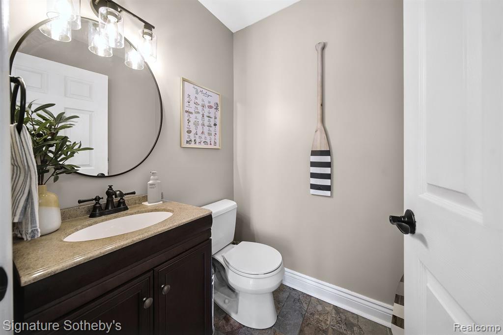 3556 ORCHARD LAKE Road, Orchard Lake Village, MI 48324 — Photo 11