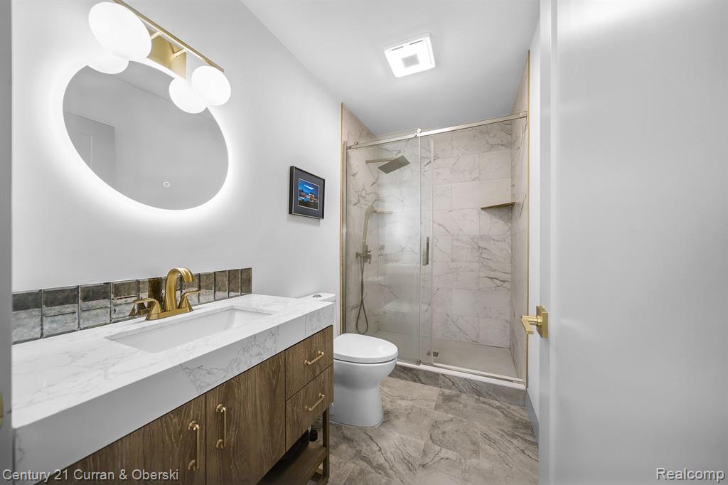 4421 W MAPLE Road, Bloomfield Hills, MI 48301 — Photo 17