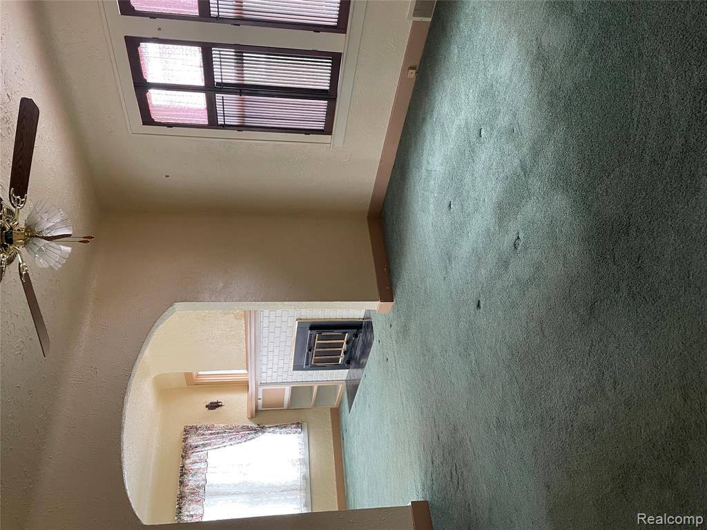 4266 Linda Court, Waterford, MI 48329 — Photo 12