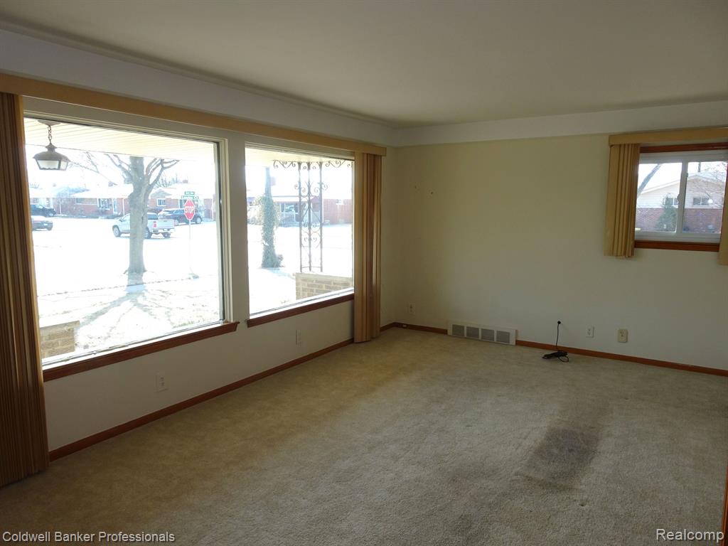 7790 LOUISE Court, Westland, MI — Photo 2