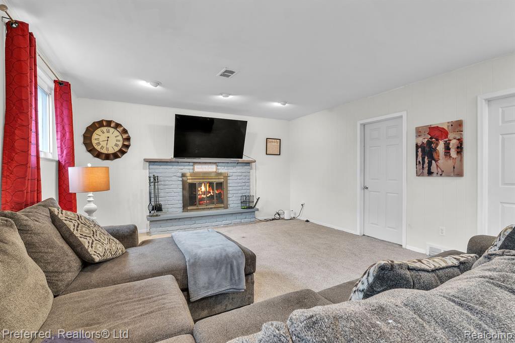 8722 WOODSHIRE Drive, White Lake, MI — Photo 31