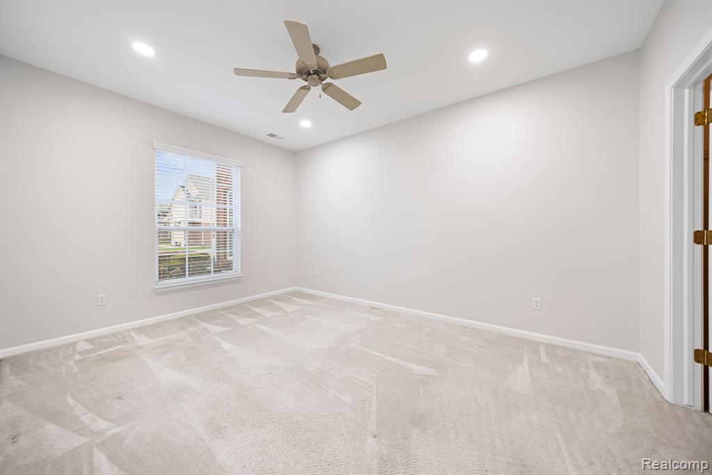 45622 WARWICK Drive, Macomb, MI 48044 — Photo 25