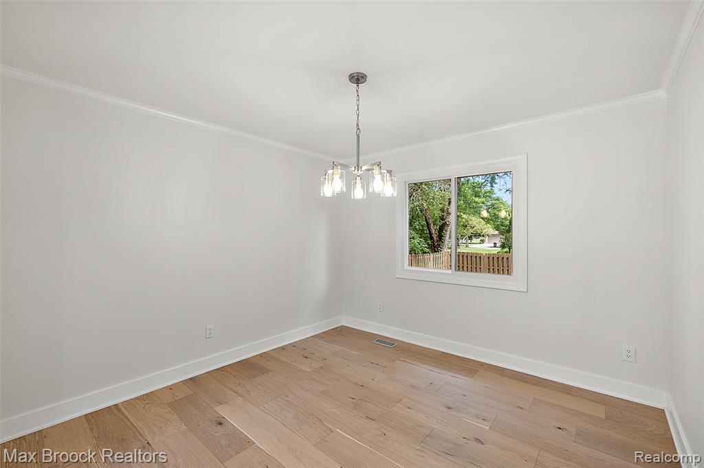 5362 Hertford Drive, Troy, MI 48085 — Photo 16