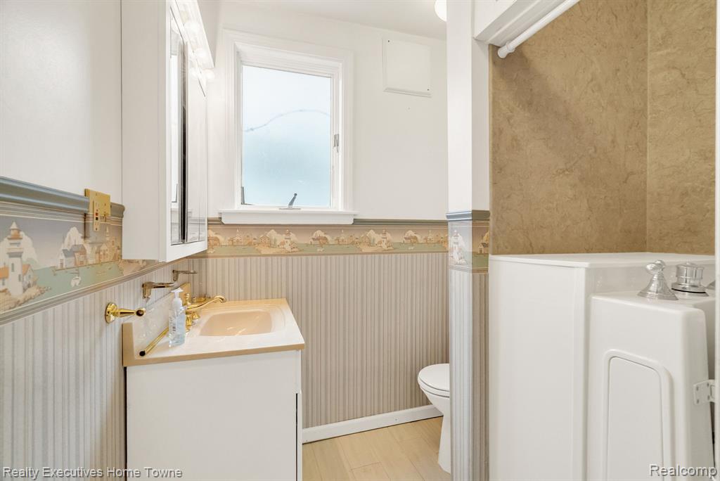 5430 Lakeshore Road, Fort Gratiot, MI 48059 — Photo 38