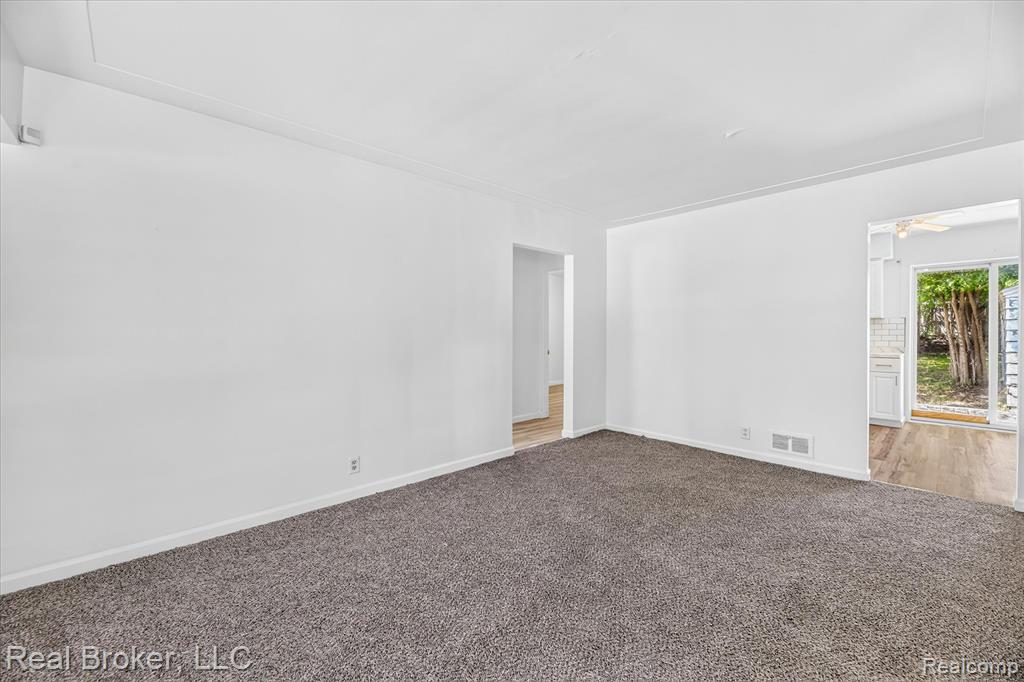 602 S Meade Street, Flint, MI 48503 — Photo 11