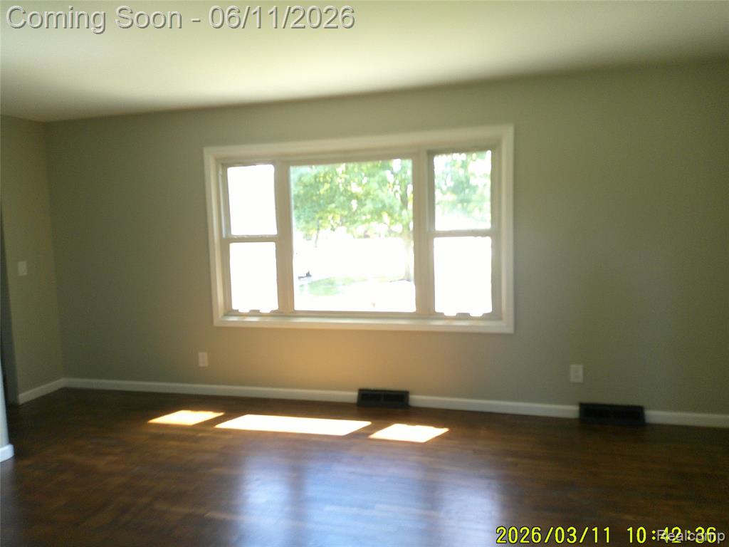 7470 Porter Road, Grand Blanc, MI 48439 — Photo 8