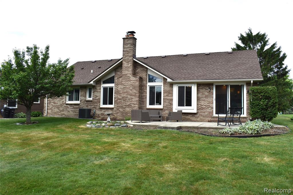 16318 White Haven Drive, Northville, MI 48168 — Photo 18