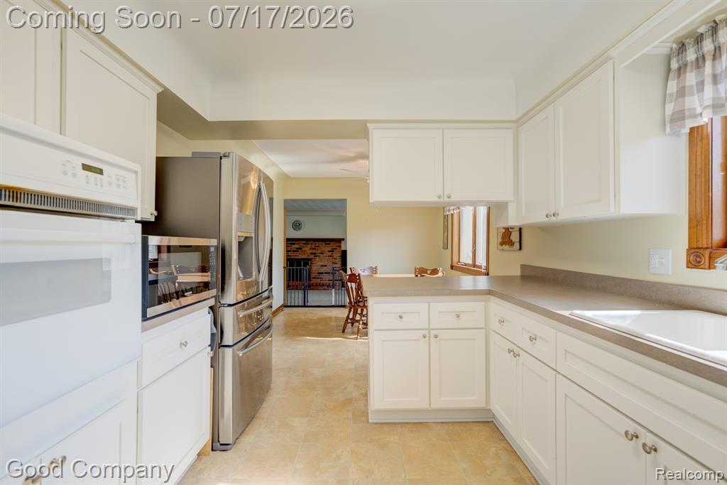 53625 Shelby Road, Utica, MI 48316 — Photo 16