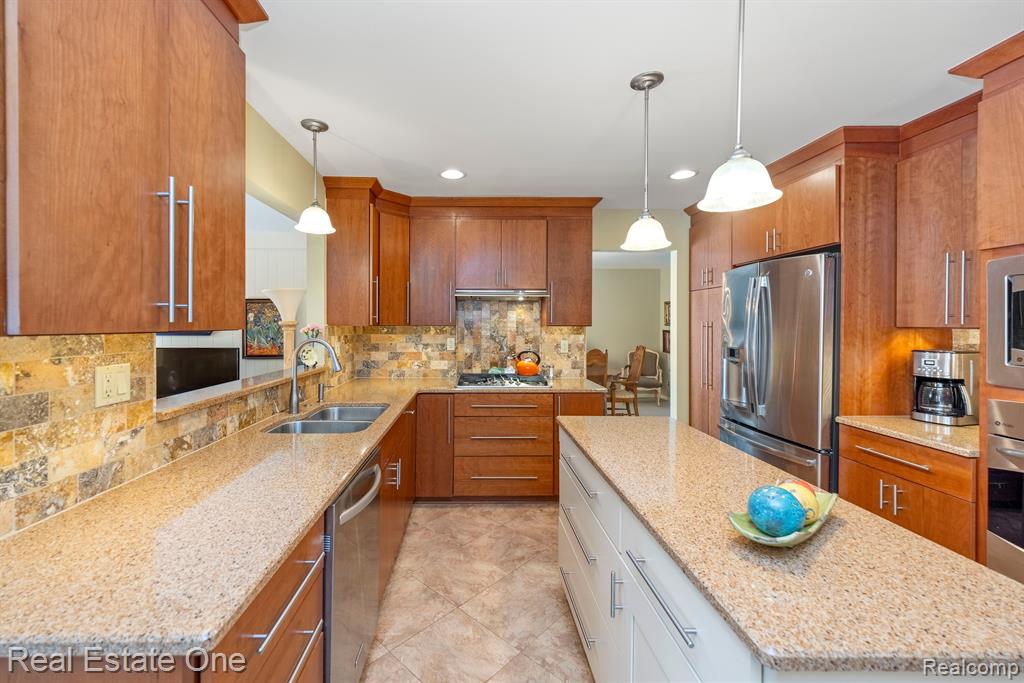 16548 Winchester Drive, Northville, MI 48168 — Photo 9