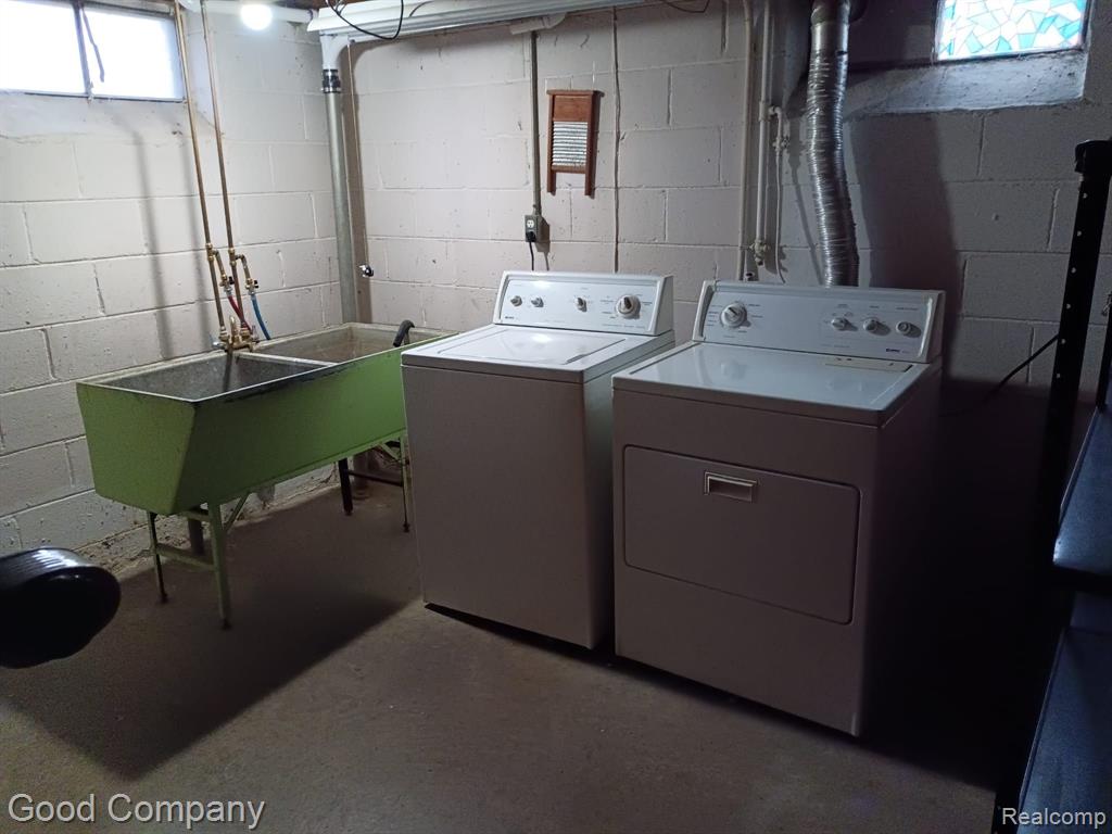 8400 OAK PARK Boulevard, Oak Park, MI 48237 — Photo 23