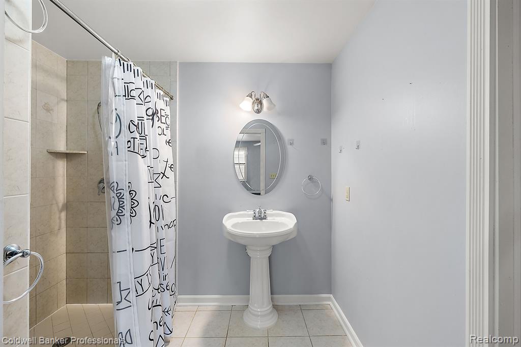 6099 SIMMONS Trail, North Branch, MI 48461 — Photo 23