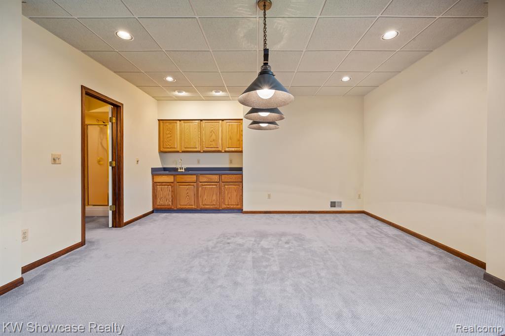 5867 COMMUNITY Drive, Brighton, MI 48116 — Photo 45
