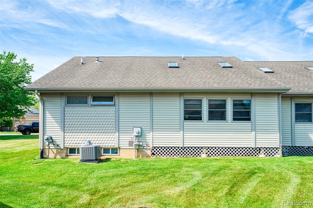 159 Addison Circle, Fowlerville, MI 48836 — Photo 34