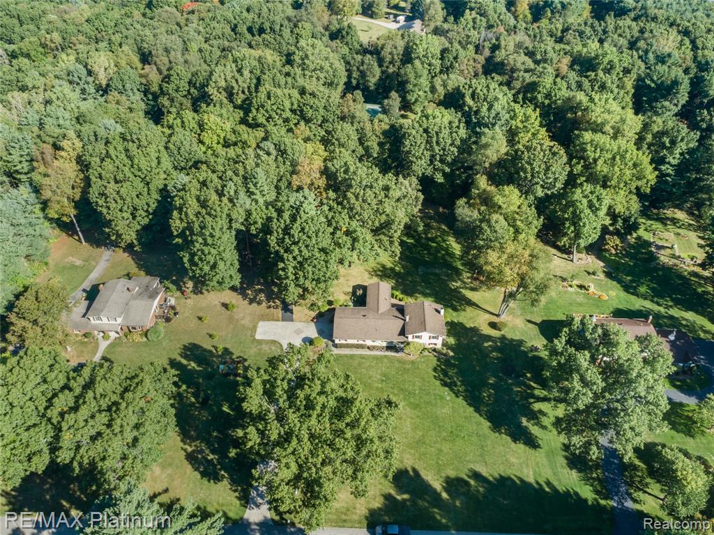 3750 Burwood Lane, Highland, MI — Photo 4