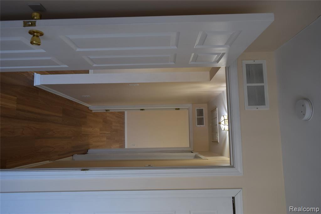 5452 PINE AIRES Drive, Sterling Heights, MI 48314 — Photo 8