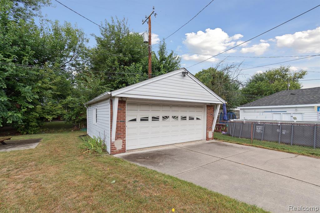 7868 Robinson Avenue, Allen Park, MI 48101 — Photo 37