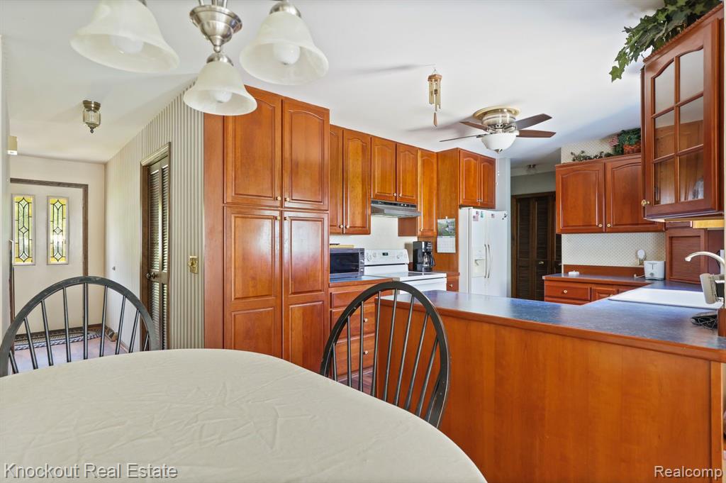 858 Zehnder Drive, Frankenmuth, MI 48734 — Photo 11