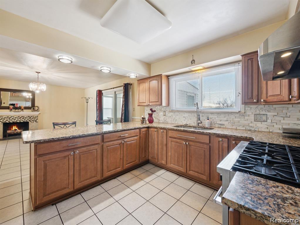 664 BUCKINGHAM Avenue, Lincoln Park, MI 48146 — Photo 15