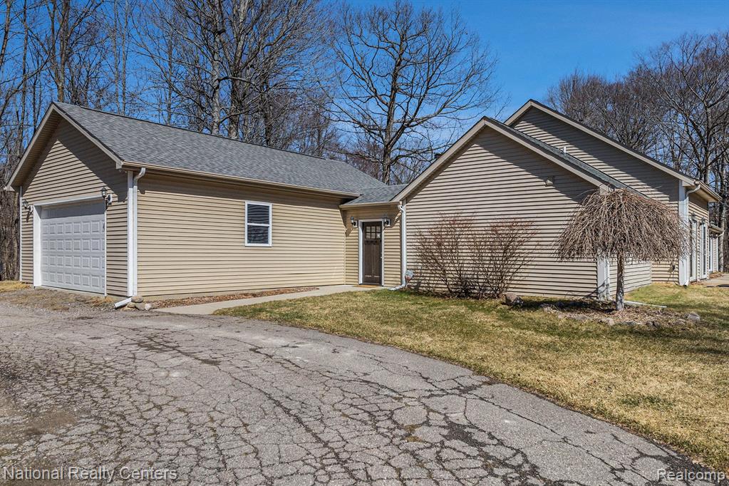 4060 Cullen Rd, Fenton, MI 48430 — Photo 5