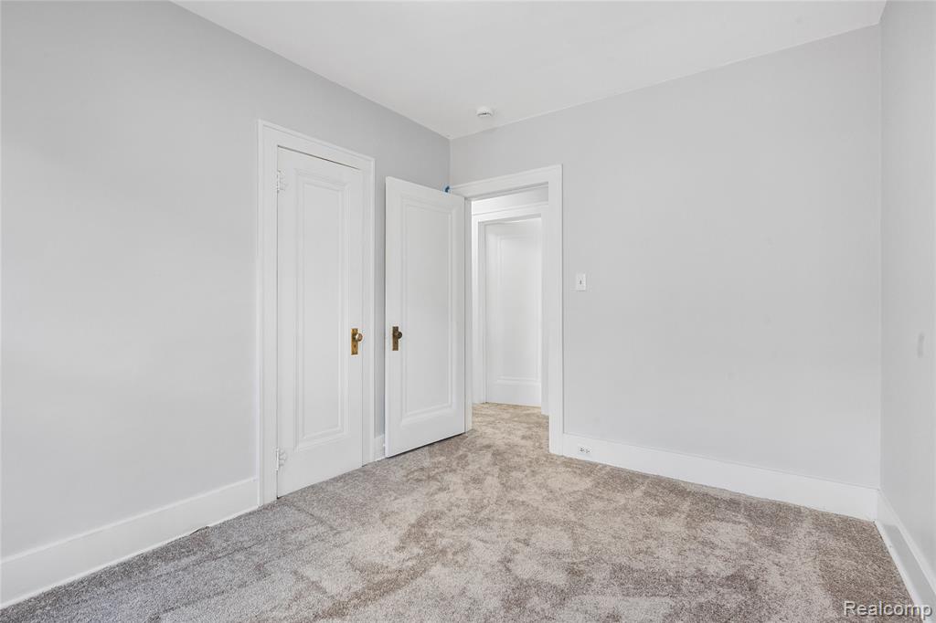611 Emmons Boulevard, Wyandotte, MI 48192 — Photo 33