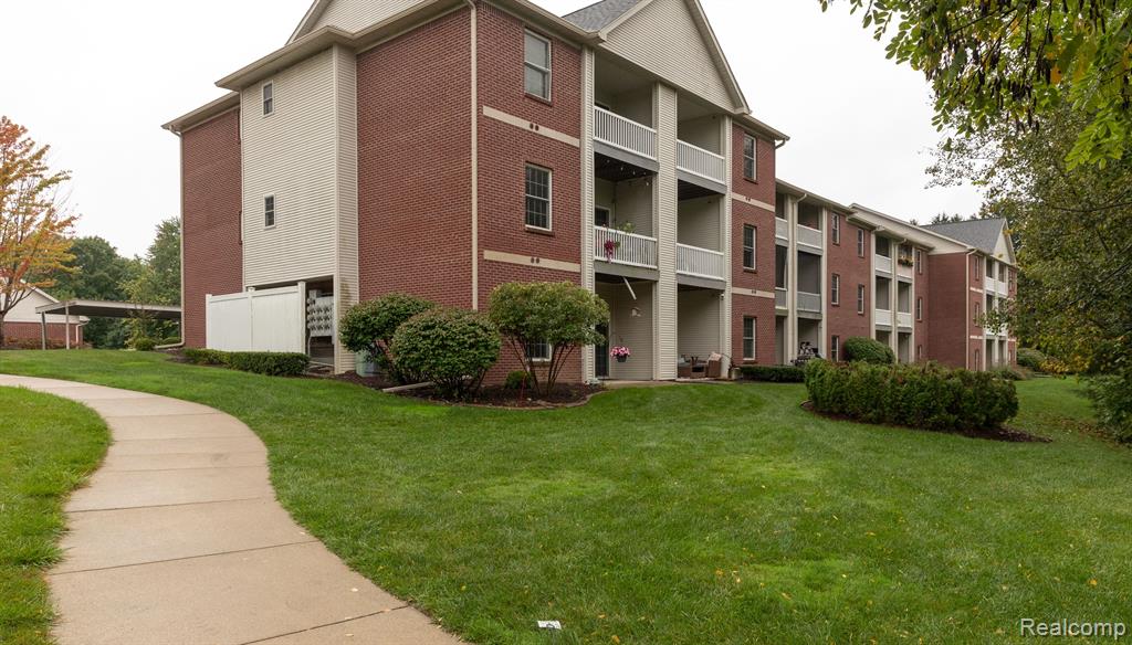 6600 TRILLIUM VILLAGE Lane, 23, Clarkston, MI — Photo 47
