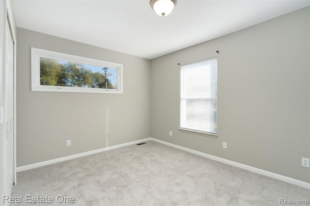4281 Marcus Road, Waterford, MI 48329 — Photo 25