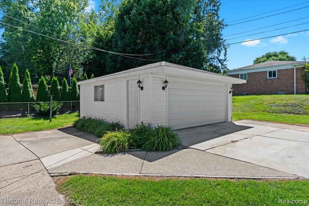 861 Squire Lane, Milford, MI 48381 — Photo 29