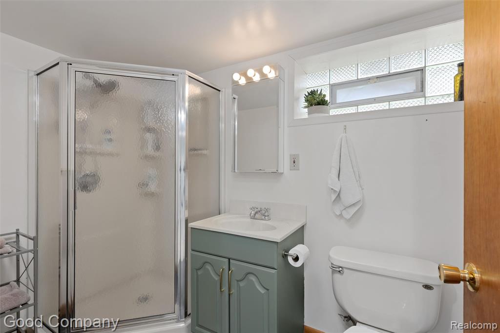 641 W WOODLAND Street, Ferndale, MI 48220 — Photo 47