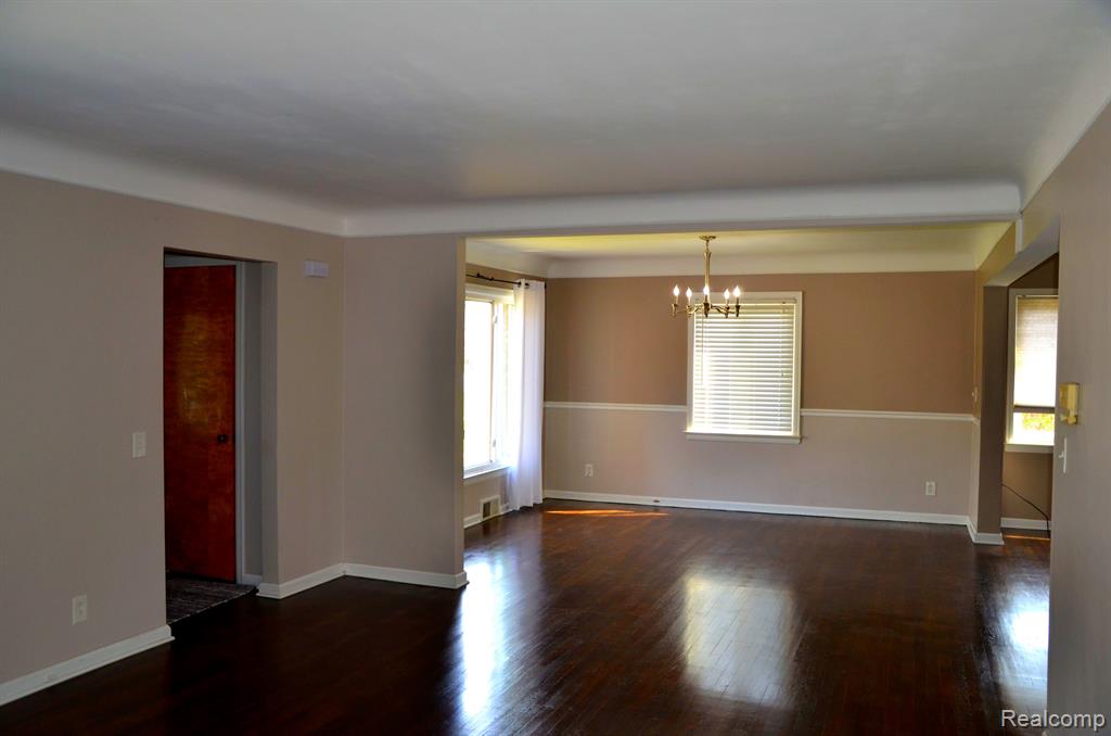 411 N McKinley Road, Flushing, MI 48433 — Photo 5