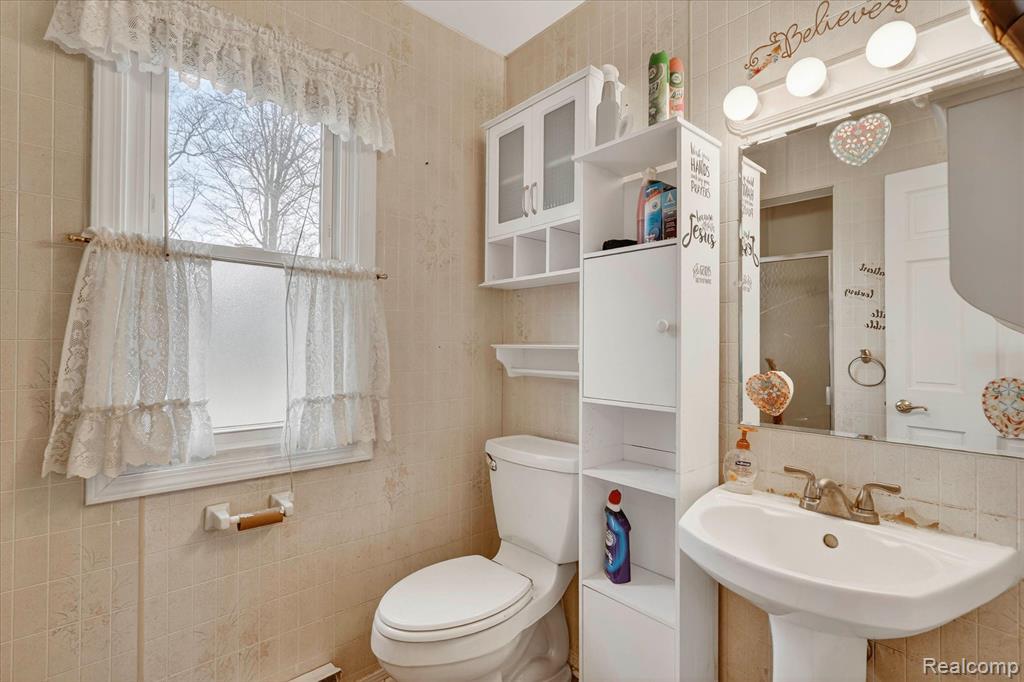 992 W Bennington Road, Owosso, MI 48867 — Photo 20