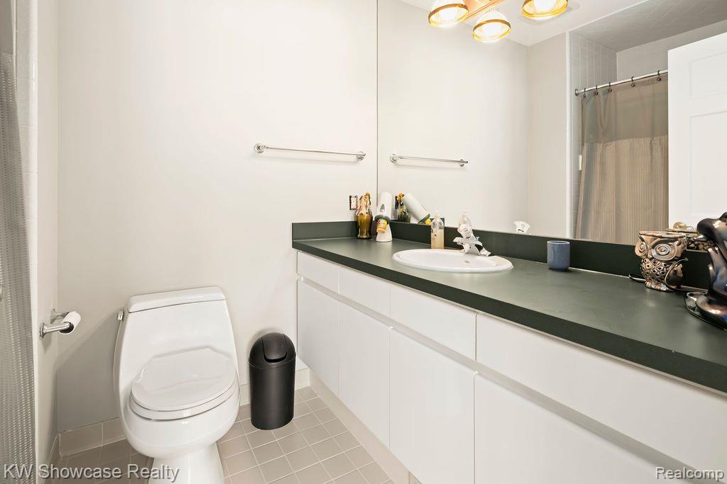 8579 PINE COVE Drive, Commerce Twp, MI 48382 — Photo 62