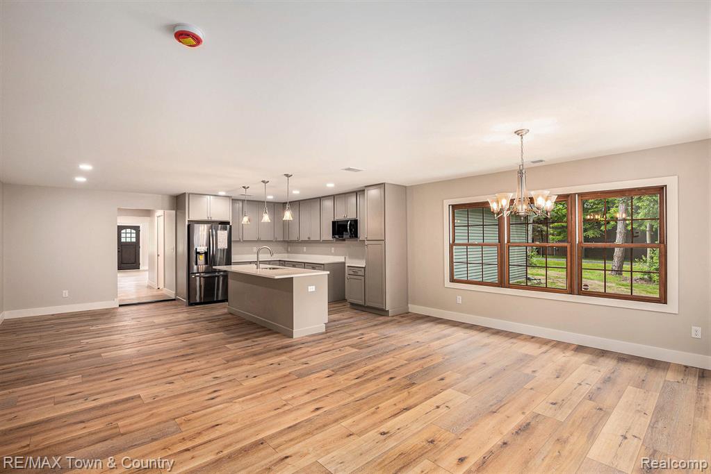 6400 N SEYMOUR Road, Flushing, MI 48433 — Photo 9