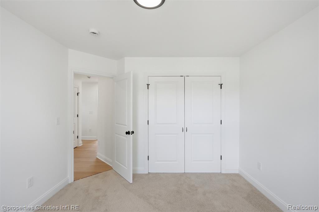 27828 Groveland Street, Madison Heights, MI 48071 — Photo 22