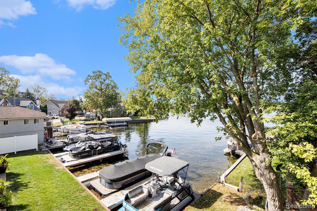 40 Park Island Drive, Lake Orion, MI 48362 — Photo 16