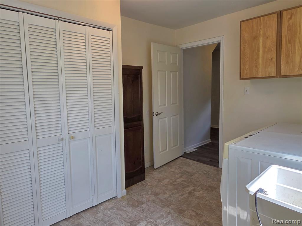 5016 N Vassar Road, Flint, MI 48506 — Photo 18