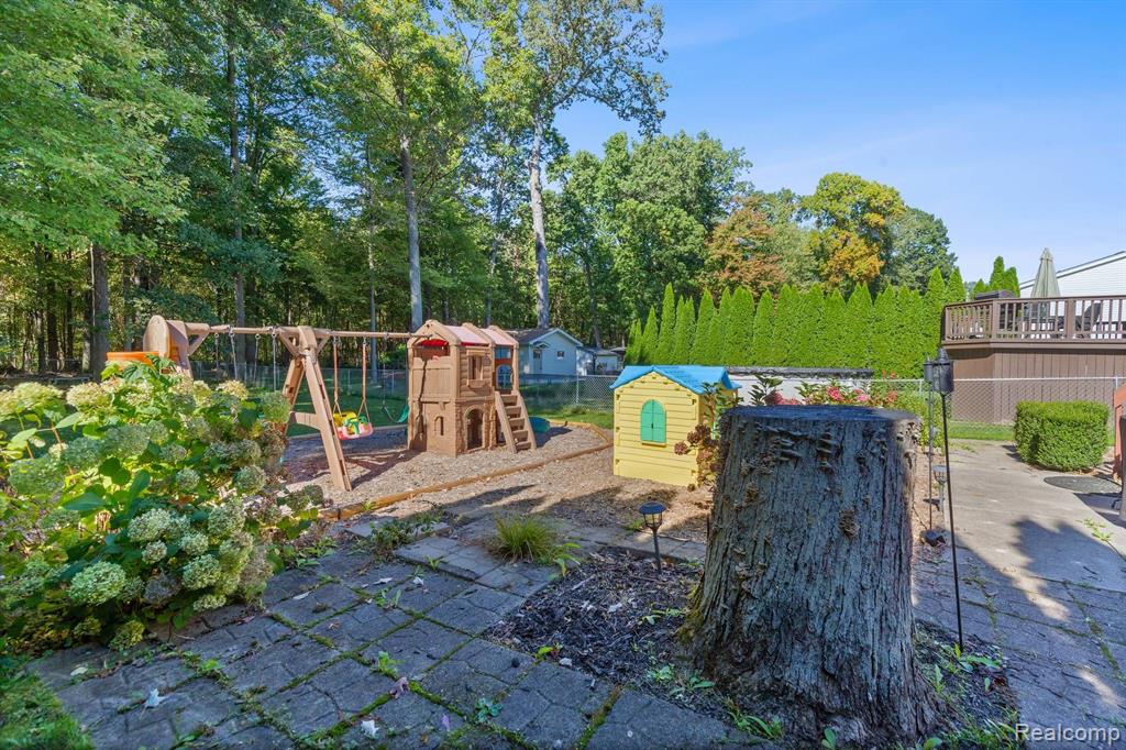 9368 Lakepointe Boulevard, Clay, MI 48001 — Photo 30