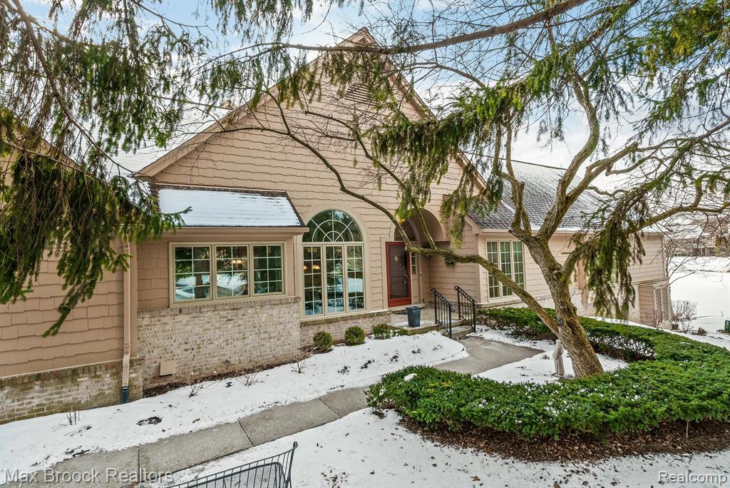 684 Deauville Lane, Bloomfield Hills, MI 48304 — Photo 2
