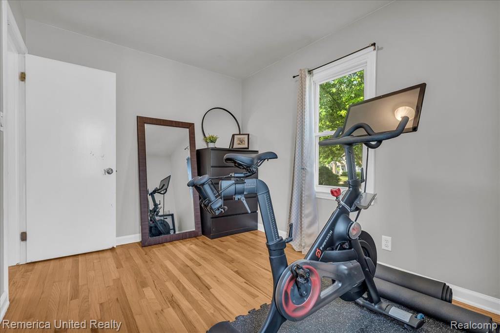 4240 Mandalay Avenue, Royal Oak, MI 48073 — Photo 18